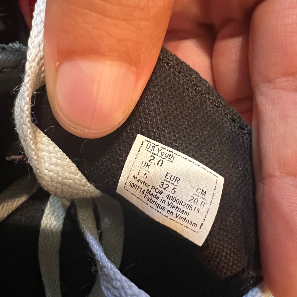 Vans‎ - Picture 2 of 4